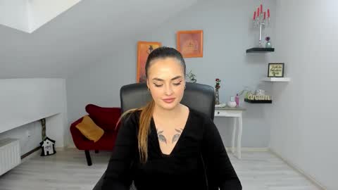 serenlys online show from October 26, 12:55 pm