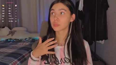 Ariana online show from November 22, 7:38 pm