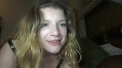 Snapshot of seturselfonfyre chatting on October 22, 12:37 am seturselfonfyre online show from October 22, 12:37 am