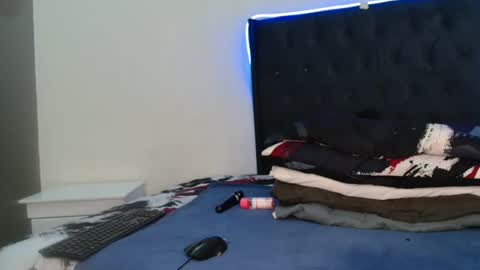 sex_bomb30 online show from June 28, 3:51 pm