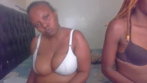 Snapshot of sexxy_surphire chatting on September 28, 4:30 am Sexxy surphire online show from September 28, 4:30 am