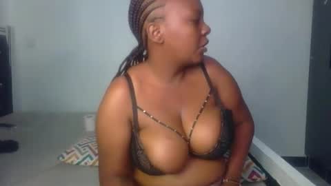 Snapshot of sexxy_surphire chatting on October 12, 6:32 pm Sexxy surphire online show from October 12, 6:32 pm