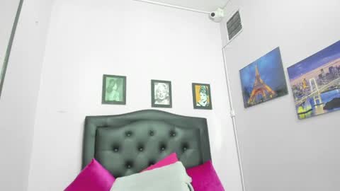 sexy_candy18x online show from May 11, 12:57 am