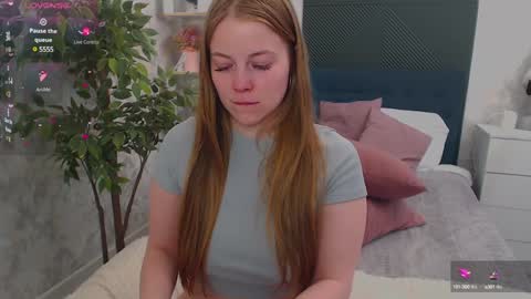 Jennifer online show from December 25, 2:02 pm