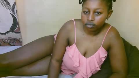 Snapshot of sexy_latasha chatting on October 19, 7:32 am sexy_latasha online show from October 19, 7:32 am