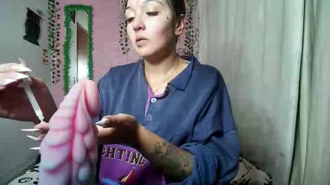 sexy lolas online show from February 20, 2:32 am