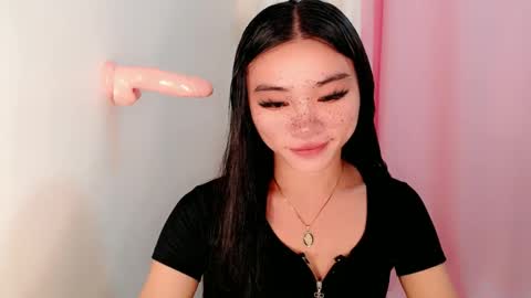 Snapshot of sexy_mikaxoxo chatting on February 28, 12:20 pm mika online show from February 28, 12:20 pm