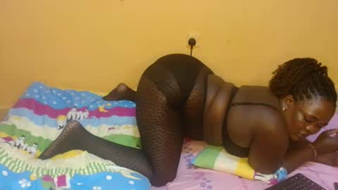 lina online show from February 5, 7:06 pm