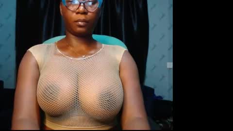 Snapshot of sexy_pearl12 chatting on January 23, 6:56 pm zoe online show from January 23, 6:56 pm