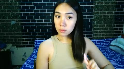 hi im queenie online show from July 14, 10:21 am