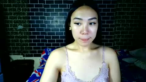 hi im queenie online show from July 8, 5:20 am