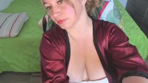 sexy_valeshca online show from July 4, 5:36 am