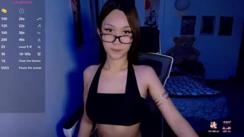 Chloe online show from July 1, 6:07 pm
