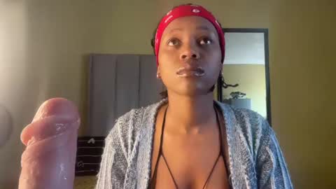 sexyasszeeee online show from June 12, 8:22 am