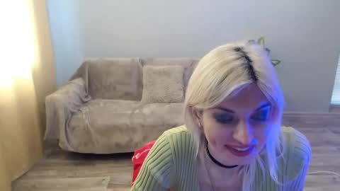 sexybeatriice online show from April 10, 7:25 am