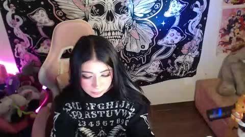 Carrie online show from December 1, 8:18 am