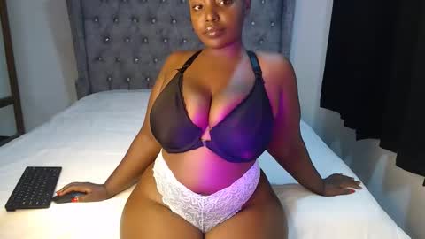 Snapshot of sexychocco_ chatting on October 21, 4:27 am sexychocco online show from October 21, 4:27 am