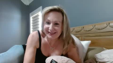 LisaisLuscious online show from February 21, 2:38 pm