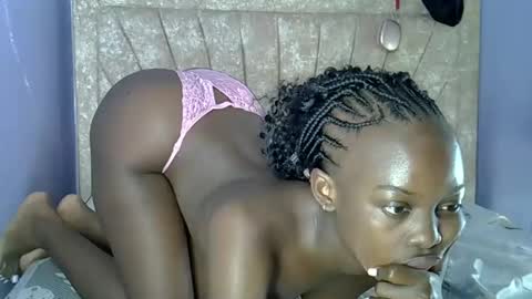 SexyIcey online show from May 15, 10:56 pm