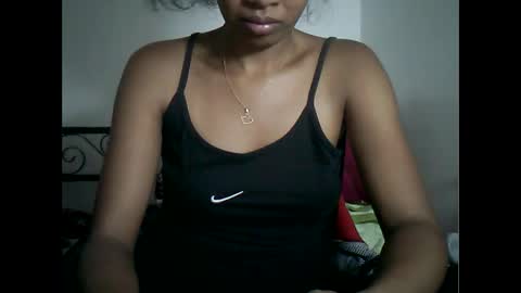 sexylarra12 online show from January 12, 5:44 pm