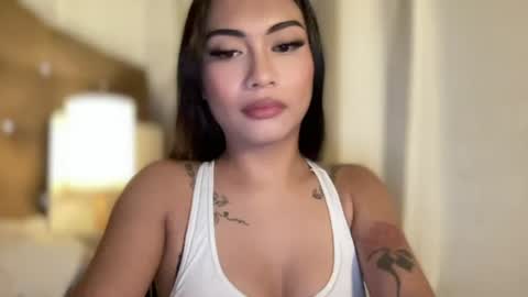 maxine online show from June 24, 8:52 pm