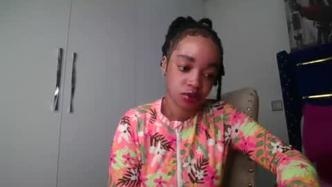 mel online show from May 4, 1:42 am