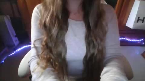 sexymisss24 online show from December 4, 3:35 pm