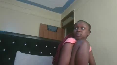 Snapshot of sexynina25 chatting on September 21, 6:06 pm nina online show from September 21, 6:06 pm