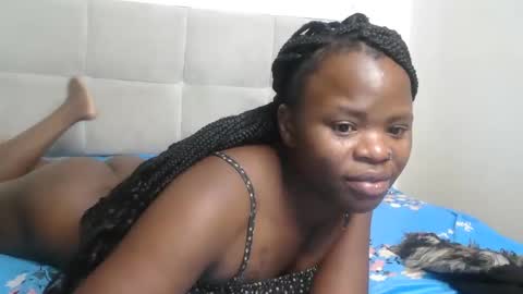 Snapshot of sexynina25 chatting on October 19, 8:49 am nina online show from October 19, 8:49 am