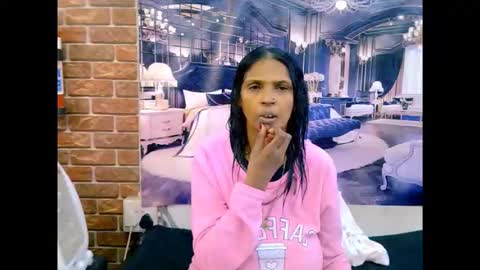 sexyva4u2luv online show from May 25, 5:39 am