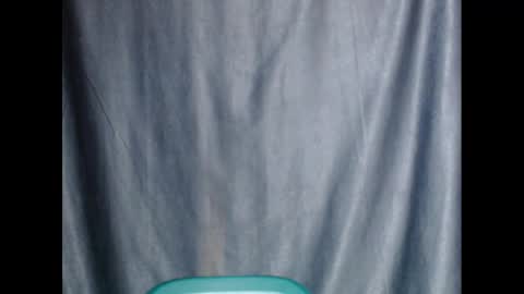 Snapshot of sexyxbunnyxx chatting on December 9, 7:17 am Blue online show from December 9, 7:17 am