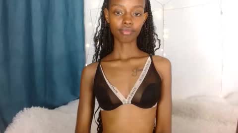 sexyzuriel online show from June 3, 6:24 pm