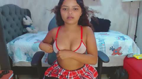 Snapshot of shabrina_xxx chatting on February 26, 3:32 pm shabrina_xxx online show from February 26, 3:32 pm