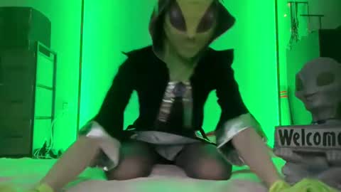 Snapshot of shadebabe chatting on September 21, 8:02 am shadebabe online show from September 21, 8:02 am