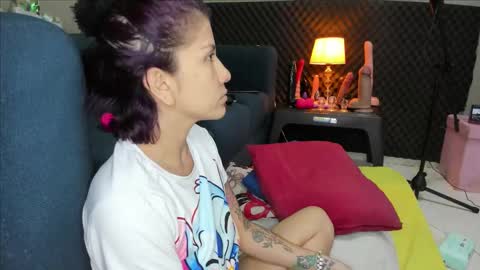 Snapshot of shadia_squirt chatting on September 28, 9:14 am shadia online show from September 28, 9:14 am