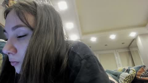 shadow_raffi online show from December 17, 1:29 am