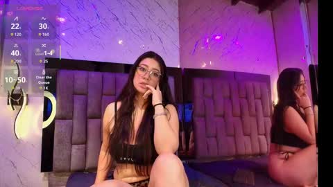 shalyn_lux online show from November 20, 4:02 am