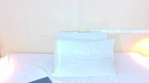 Catalina online show from April 15, 7:58 pm