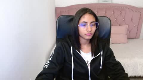 shanelle online show from February 3, 3:09 am