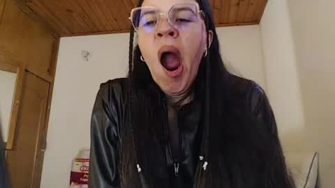 shanel_lozano online show from June 20, 5:05 pm