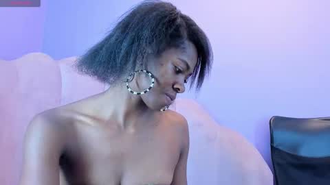 S H A N E L L E   online show from November 4, 1:38 pm