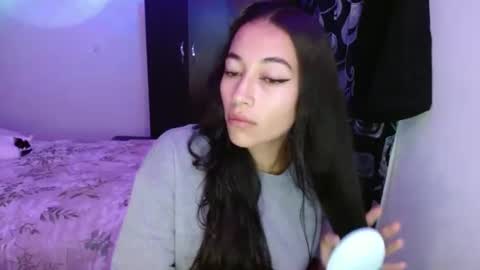 Snapshot of shantal_d01 chatting on September 10, 11:38 pm shantal_d01 online show from September 10, 11:38 pm