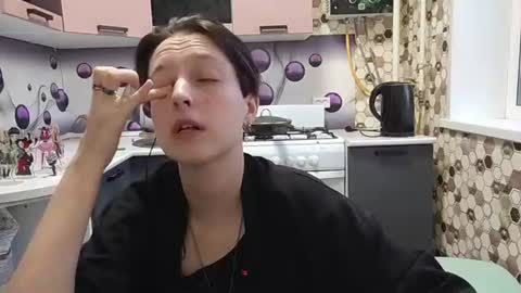Sara online show from June 11, 5:21 pm