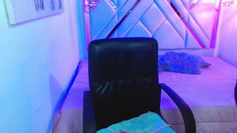 Sharllote online show from May 8, 8:10 pm