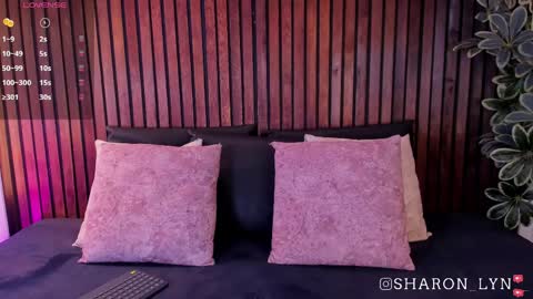 sharonlyn online show from March 31, 10:43 pm