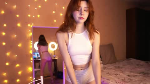 Snapshot of shawty_girl_ chatting on February 5, 4:04 pm Sonya online show from February 5, 4:04 pm