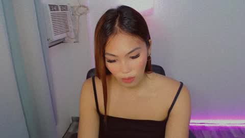 Snapshot of shealana69 chatting on December 13, 9:36 am MY IG Shealana69 online show from December 13, 9:36 am