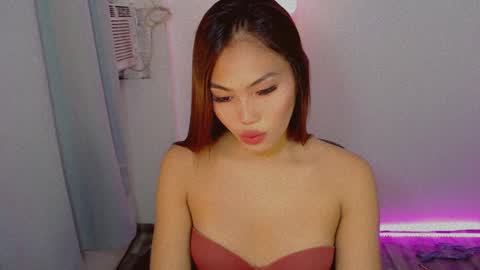 Snapshot of shealana69 chatting on December 10, 9:23 am MY IG Shealana69 online show from December 10, 9:23 am