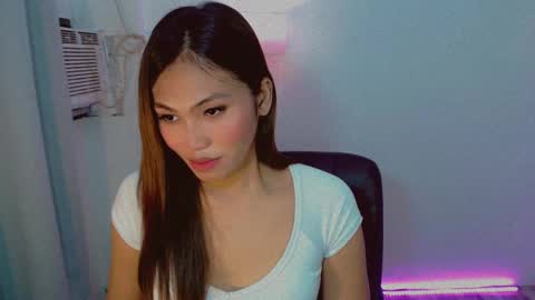 Snapshot of shealana69 chatting on December 16, 10:08 am MY IG Shealana69 online show from December 16, 10:08 am