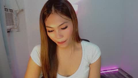 Snapshot of shealana69 chatting on December 3, 8:36 am MY IG Shealana69 online show from December 3, 8:36 am